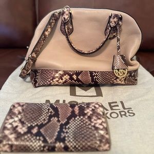 Michael Kors purse and matching wallet